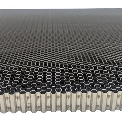 Tamanho 1500x2000mm Soldado em pontos de aço inoxidável Ventilação de favo de mel para túnel de vento