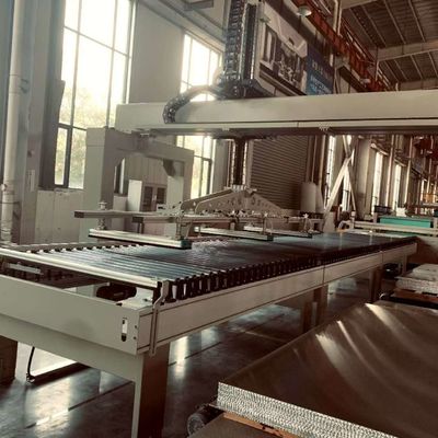 Linha de produção de placas compostas de honeycomb de sanduíche contínuo