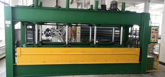 Máquina de prensagem a quente de compostos de aquecimento por óleo para fabricação de painéis de favo de mel