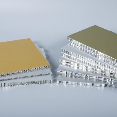 Tabela de honeycomb de alumínio à prova de umidade para decoração interior de veículos de luxo