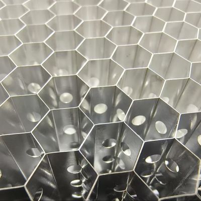 Furo de perfuração de alumínio com ranhuras Coro de favo de mel comprimento lateral 5,5 mm
