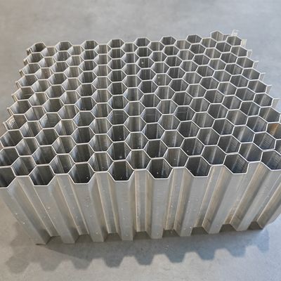Núcleo de honeycomb de alumínio de dois pedaços adesivo usado em barreiras de teste de colisão deformáveis