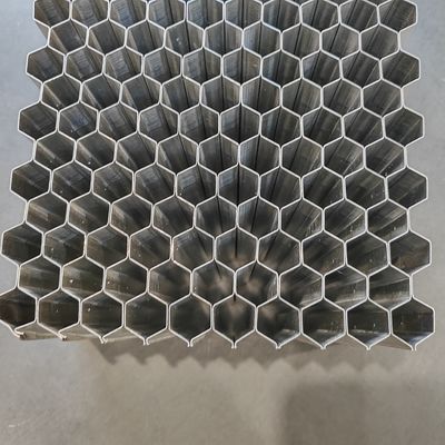 Núcleo de honeycomb de alumínio de dois pedaços adesivo usado em barreiras de teste de colisão deformáveis