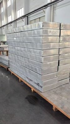 O painel de honeycomb de alumínio soldado usado no telhado flutuante interno