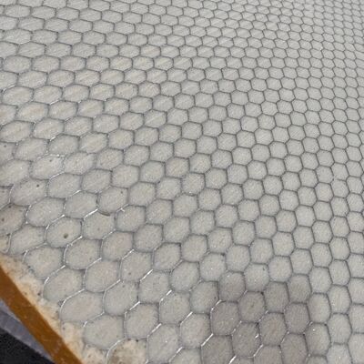 O núcleo de honeycomb de alumínio pode ser preenchido com materiais de espuma de alta densidade média e baixa densidade