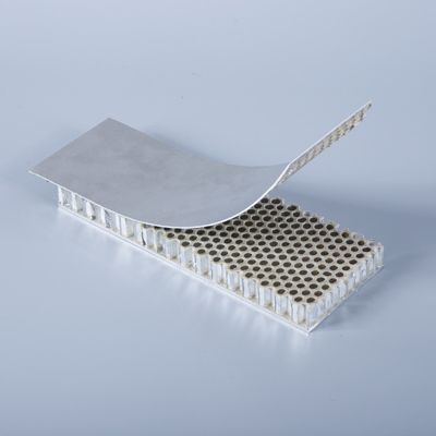 Resistência a impactos ≥ 15 MPa/M2 Painéis de honeycomb de alumínio para construção de parede cortina